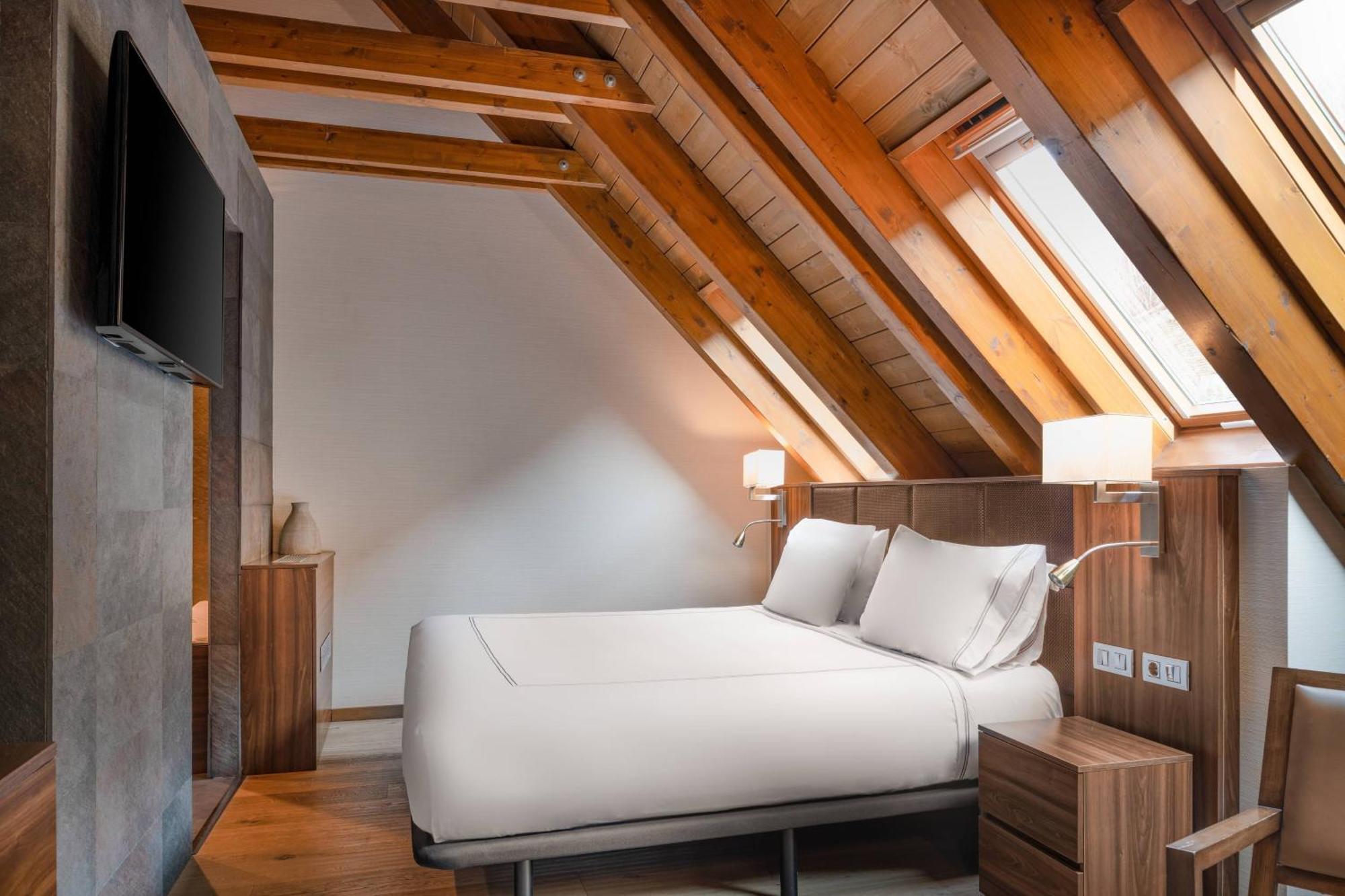 Hotel Ac Baqueira Ski Resort, Autograph Collection Zewnętrze zdjęcie